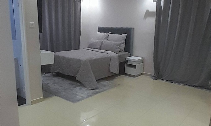 Harare House | Family friendly environment with a big garden and barbeque area