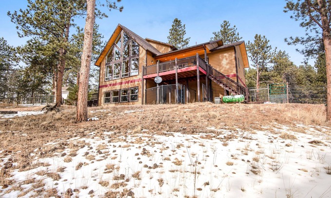 Florissant House | Family-Friendly Estate with Alfresco Deck & Pool Table Game Room - Dogs Welcome