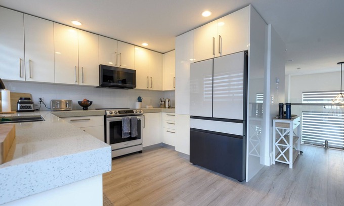 Airdrie House | Family friendly executive townhouse