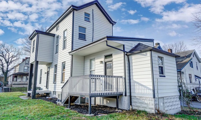 Norwood House | Family-friendly Modern Home in Cincy - Sleeps 10, Near Downtown, Prime Location