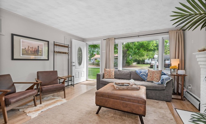 South Yarmouth House | Family-Friendly Cape Cod Home Walk to Baseball Field, Dog Friendly, Linens Included