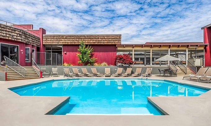Tri-Cities Resort | Family Fun at Gesa Carousel of Dreams! Pet-friendly Property! w/Pool, Parking!