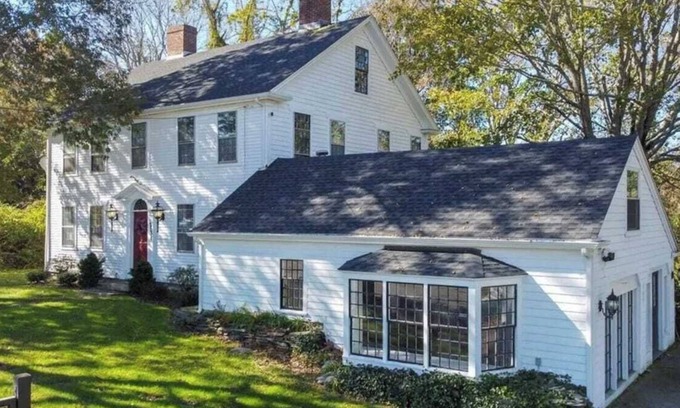 Portsmouth House | Family Getaway Bridal gathering Retreat 13