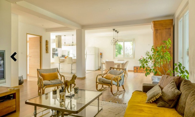 La Chapelle-sur-Erdre House | Family home with pool