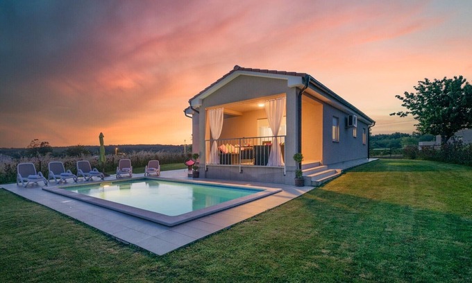 Grandici House | Family holiday house with private pool and playground