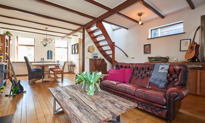 Edam Apartment | Family home