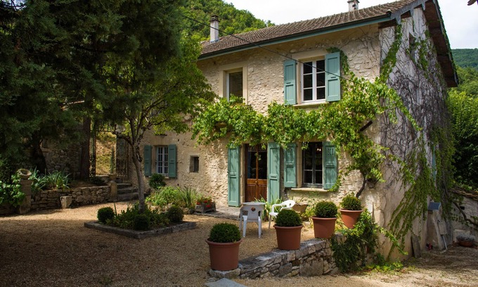 Rochechinard House | Family house in the setting of Royans Vercors