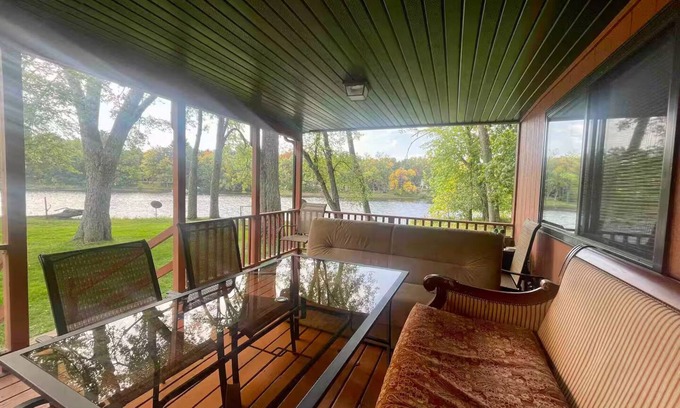 Ingalls House | Family Riverfront Home