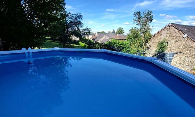 Bersac-sur-Rivalier Bed & Breakfast | Family room with garden view