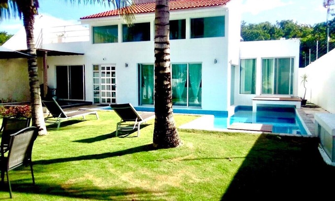 Alfredo V. Bonfil Villa | Family vacation home Seasonal discount!
