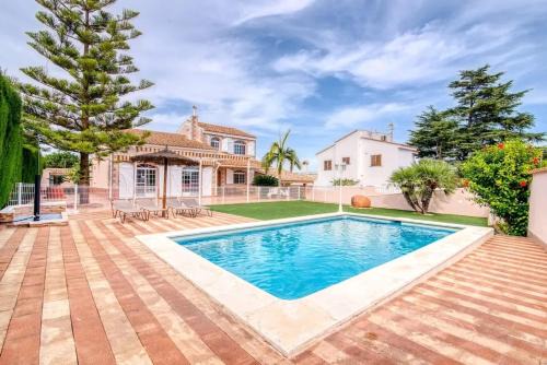 Benifayo Villa | Family Villa in Benifayó with Year-Round Private Pool
