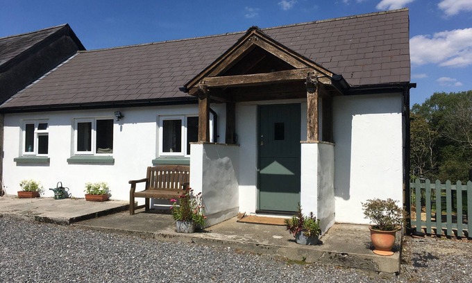 Pentrefelin Cottage | Fantastic situation on the edge of the Brechfa Forest.