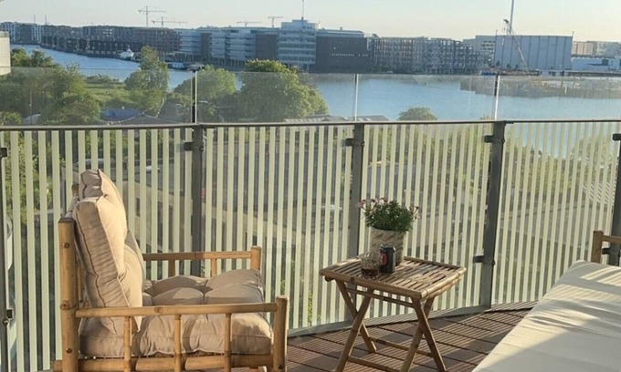 Amager Apartment | Fantastisk lejlighed med 45 m2 balkon
