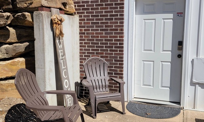 Shawnee Apartment | Farm Charm