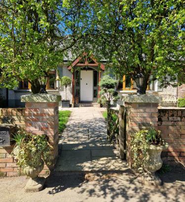 Baltinglass House | Farm House Cottage