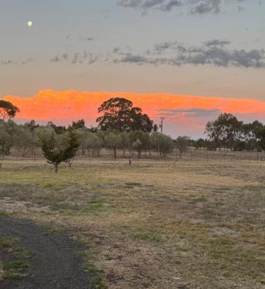 Diggers Rest House | Farm Stay, Feed Sheep & Relax