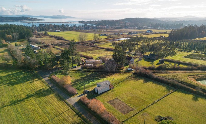 Saanichton House | Farm Vista Guesthouse