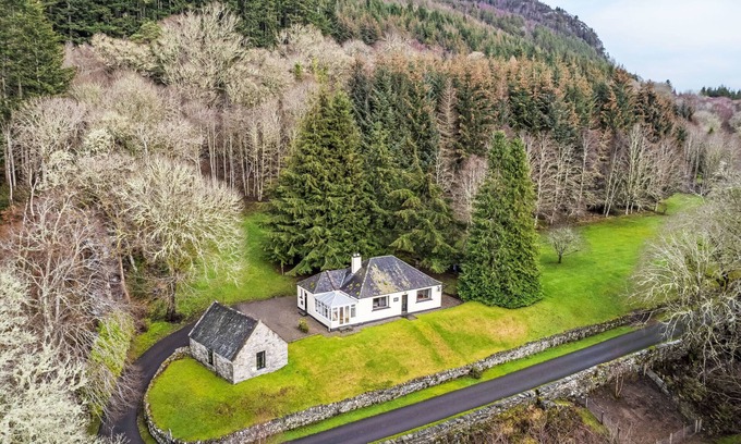 Invermoriston House | Farmburn Bothy by Interhome