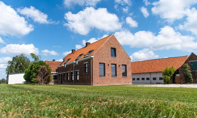 Hulste House | Farmhouse Hoeve Den Ast 5 separate bedrooms with bathrooms