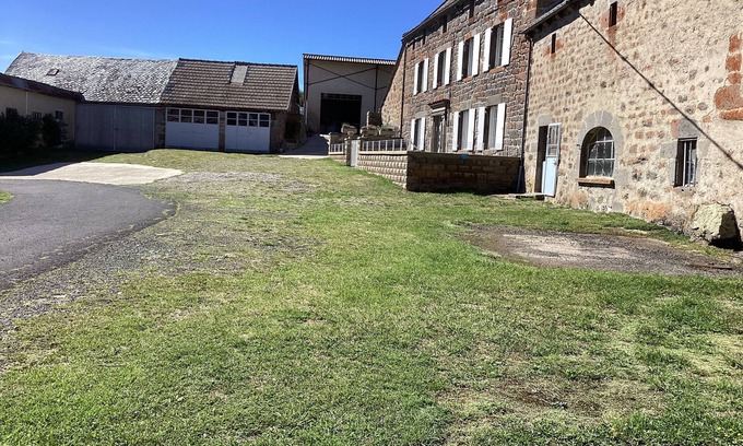 Valuejols House | Farmhouse in the Cantal in Haute Planèze