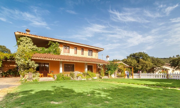 Ula Tirso Other | Farmhouse nestled in a cork oak forest with boungalows. Pets allowed