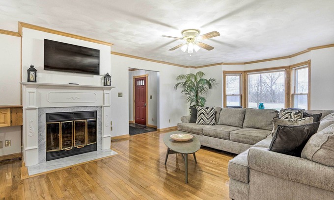 Pickerington House | Farmhouse on 5 Wooded Acres w/Hiking On-Site!