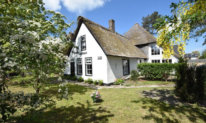 Groet Other | Farmhouse with near sea and forest