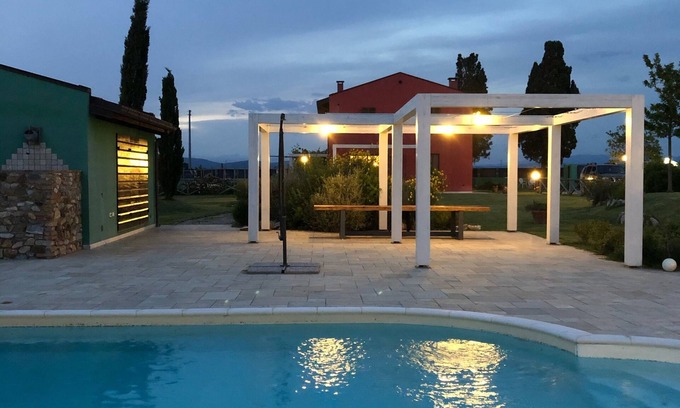Piombino House | Farmhouse with swimming pool 2 km away from the sea