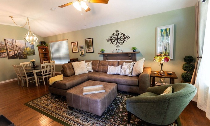 Thompson's Station House | Feel at home in style, comfort, cleanliness & convenience- Enjoy all the details