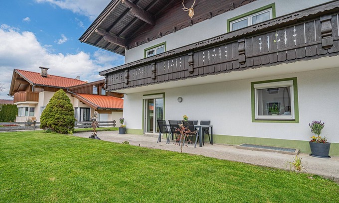 Ebbs Apartment | Feel-good time with mountain views in Ebbs