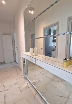Chiesa Rossa Apartment | Felicia's Apartment