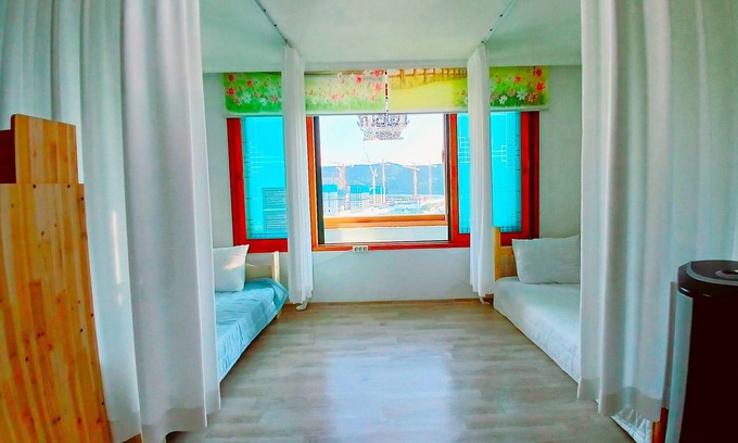 Seo-gu Apartment | [Female-only Twin Room] in Good Moment Sharehouse
