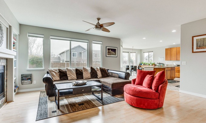 Vista Ridge House | Fenced Yard & Trail Access: Dog-Friendly Erie Home