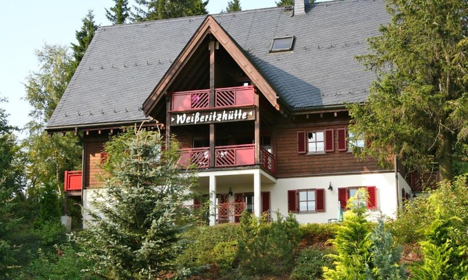 Altenberg Resort | Ferienanlage Zum Silberstollen 2 Häuser am Berg Polderhof und Weißeritzhütte