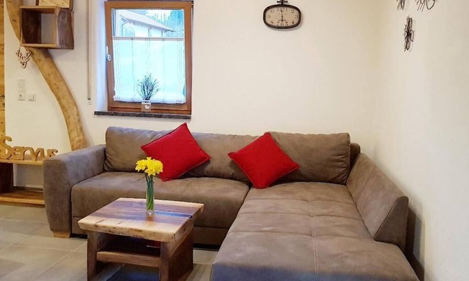 Zachenberg Apartment | Feriendomizil mit Zirbenholz gestaltet. Sauna und großzügige Terrasse.