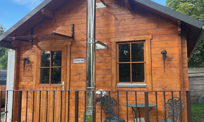 Lugau Cabin | Feriengarten-im-Erzgebirge wooden house in Lugau with playground family vacation ERZ