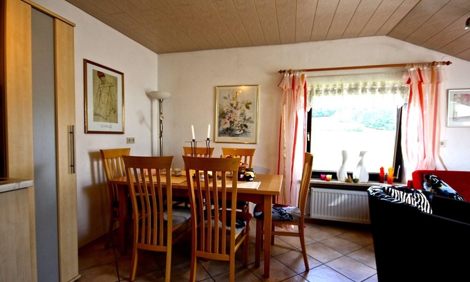 Kammersdorf Apartment | Ferienhaus Holzapfel - Ferienwohnung Sonnengarten