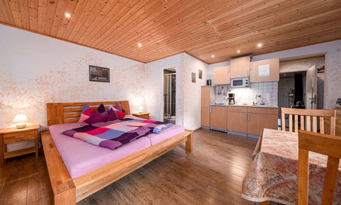 Tannheim Apartment | Ferienwohnung 2 Personen - Haus Toskana Njualms