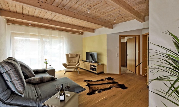 Sankt Johann Apartment | Ferienwohnung 60 qm, 1 Schlafzimmer, Garten, max 3 Personen