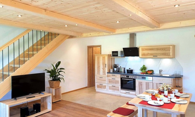 Soechtenau Apartment | Ferienwohnung Abendrot, 86 qm Maisonette, 2 Separate Schlafzimmer