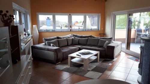 Anschau Apartment | Ferienwohnung Braun