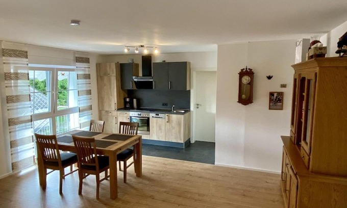 Hinzert-Polert Apartment | Ferienwohnung Brunnenblick