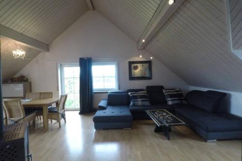 Reichenhofen Apartment | Ferienwohnung Leutkirch offen hell hoch schöne Aussicht