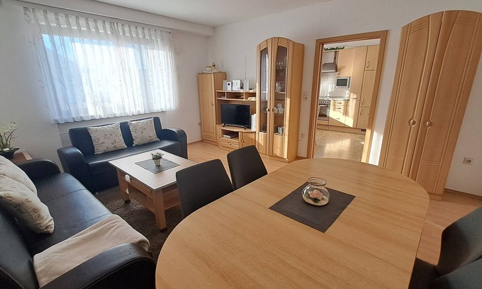 Glott Apartment | Ferienwohnung für bis zu 5 Personen mit Federkernmatratzen, top ausgestattete Küche und vielem Mehr