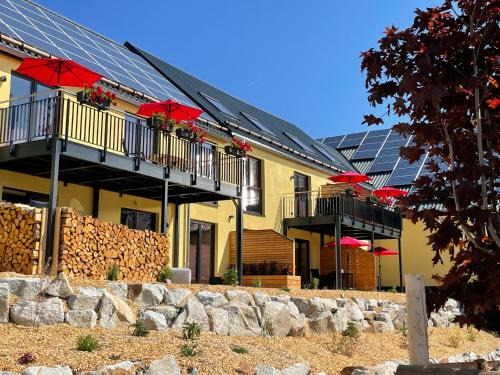 Feilitzsch Apartment | Ferienwohnung im Chaletstil Kornspeicher 70 qm Wellness Fitness Sauna Bergrödelhof