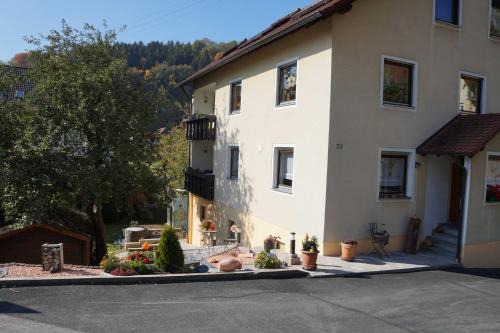 Traindorf Apartment | Ferienwohnung Lang am Radweg