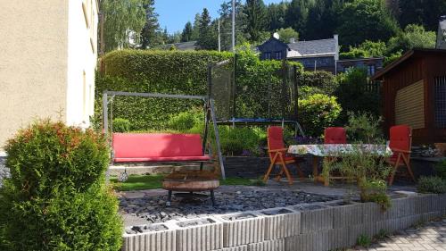 Klingenthal Apartment | Ferienwohnung mit Garten und Spielplatz