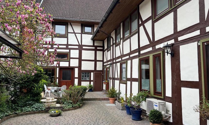 Norten-Hardenberg Apartment | Ferienwohnung/Monteurwohnung in ruhigem Innenhof
