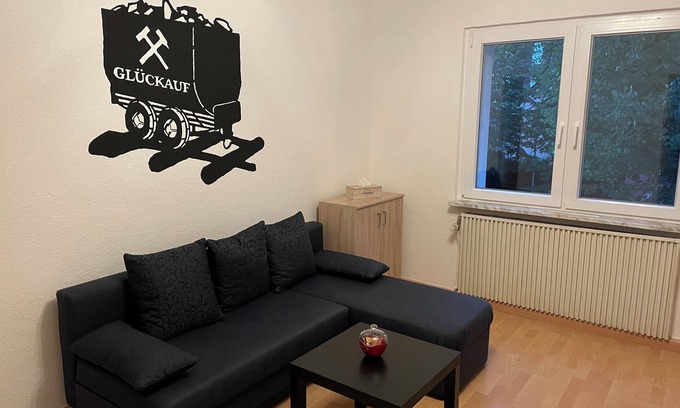 Altenessen-Sud Apartment | Ferienwohnung Nähe Zeche Zollverein. Nichtraucher Wohnung