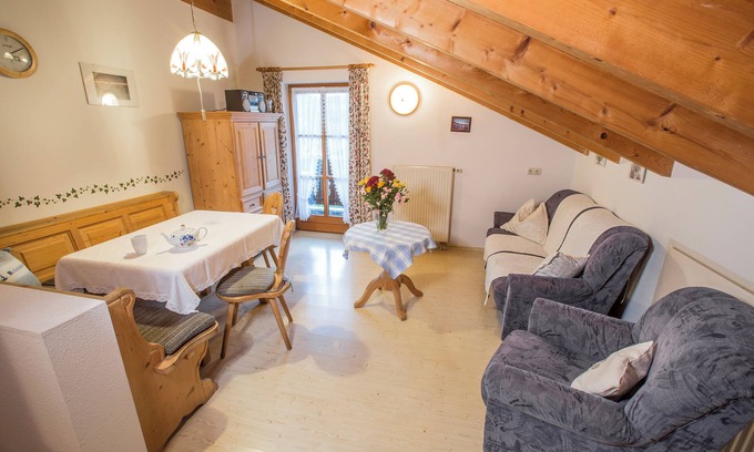 Aufham Apartment | Ferienwohnung Nr. 6, 48 qm, Nichtraucher, 1 Schlafzimmer, Wohnraum/Kochnische, Balkon, Sat-TV, 4 Sterne, max 3 Personen